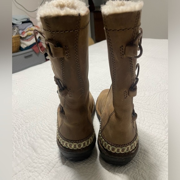 EUC UGG Australia Kona Brown Waterproof Boots SZ 7 - Picture 7 of 12